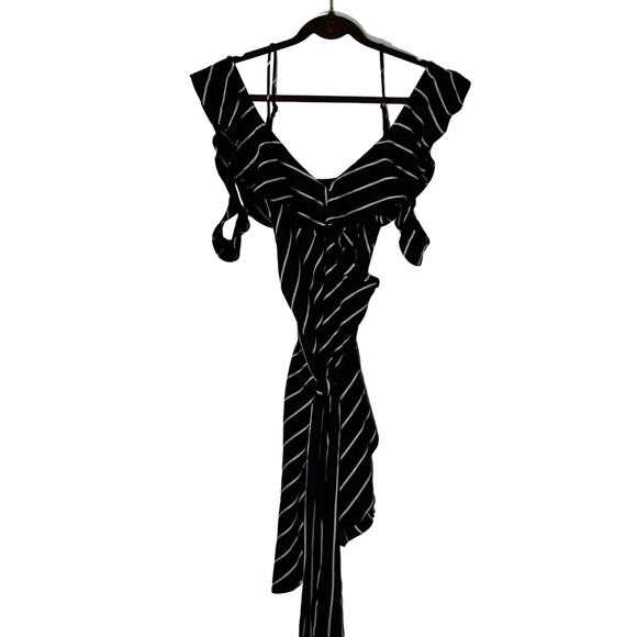 Kendall and Kylie Flowy Sundress New Size Medium - Picture 1 of 10